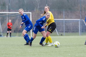 Bild 210 - F SSC Hagen Ahrensburg - SV Frisia Risum-Lindholm : Ergebnis: 1:2